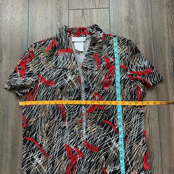 Black and Red Abstract Jacket - Picture 4 of 5